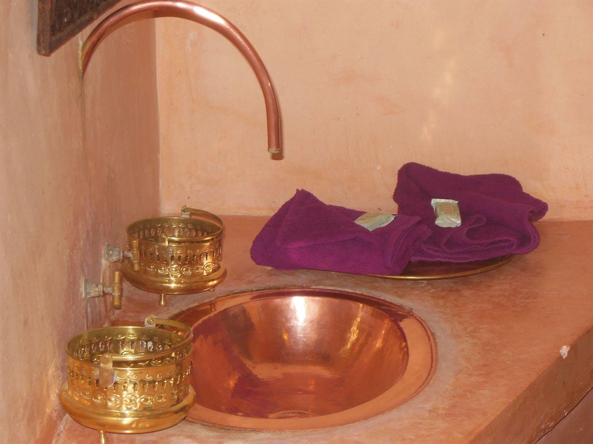 Kasbah Du Peintre Bed & Breakfast Aït Benhaddou Exterior photo