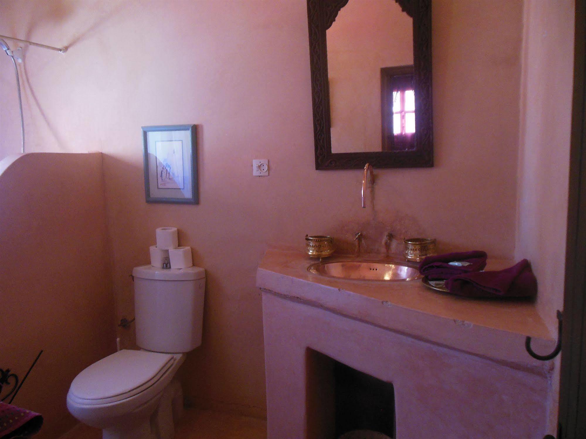 Kasbah Du Peintre Bed & Breakfast Aït Benhaddou Exterior photo